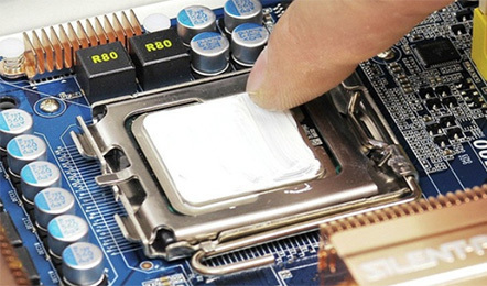 What are the factors that affect the thermal conductivity of thermal grease?