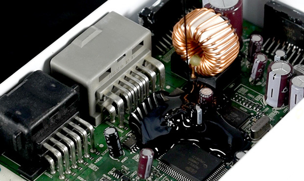 Is chip potting glue easy to use? What characteristics does it have?